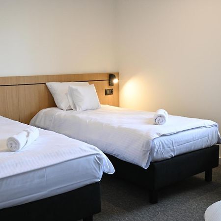 Hotel Parrot Рашин Екстер'єр фото