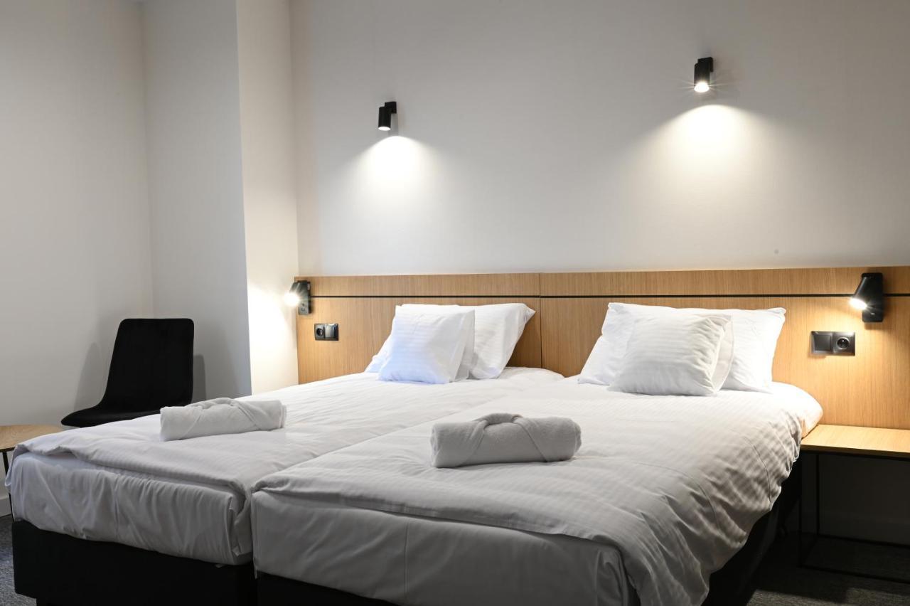 Hotel Parrot Рашин Екстер'єр фото