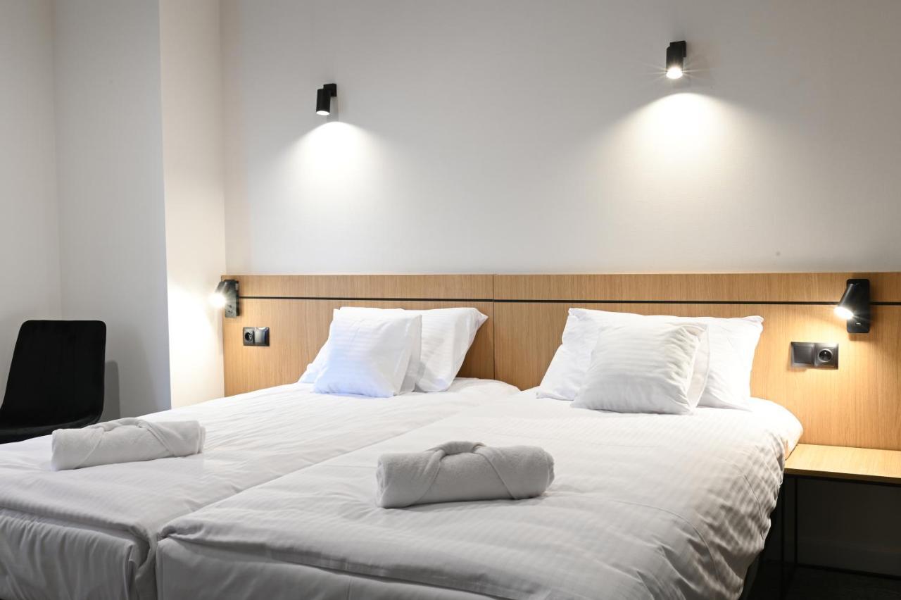 Hotel Parrot Рашин Екстер'єр фото